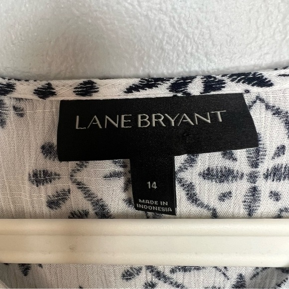 LANE BRYANT White Navy Tunic Top Hi Low Hem Long Sleeve V Neck Button Up Sz 14 - Picture 7 of 10